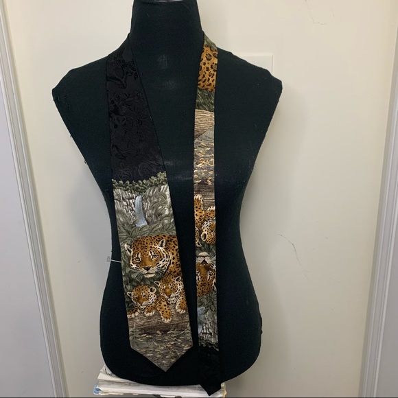Wild Kingdom Tiger Print  1995 Marc Dennis Silk Neck Tie - Picture 8 of 11